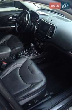 Внедорожник / Кроссовер Jeep Cherokee 2020 в 