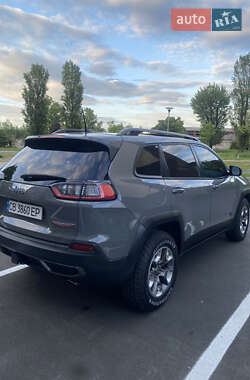Внедорожник / Кроссовер Jeep Cherokee 2019 в 