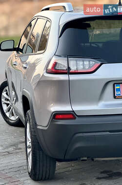 Внедорожник / Кроссовер Jeep Cherokee 2020 в 