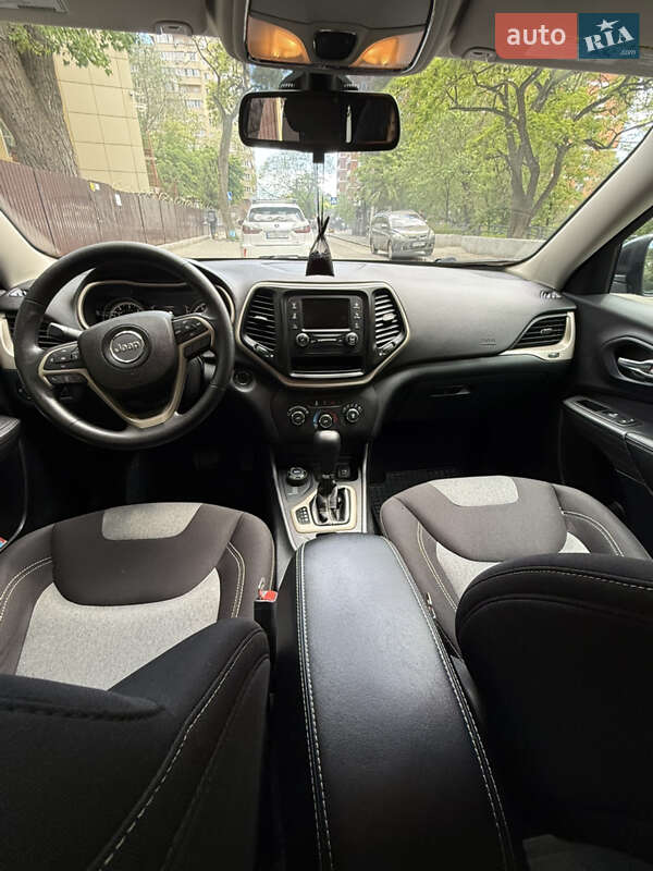 Позашляховик / Кросовер Jeep Cherokee 2016 в Одесі