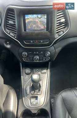 Позашляховик / Кросовер Jeep Cherokee 2021 в 