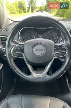 Позашляховик / Кросовер Jeep Cherokee 2021 в 