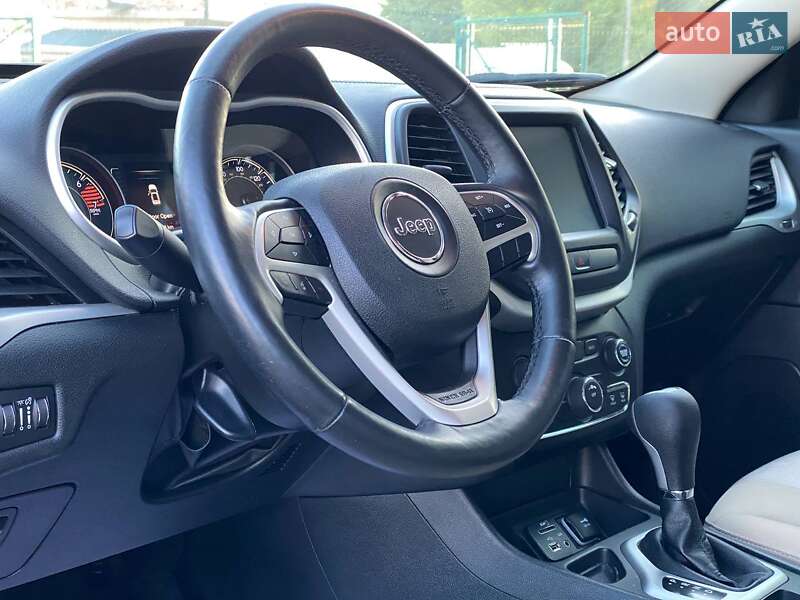 Позашляховик / Кросовер Jeep Cherokee 2017 в Львові