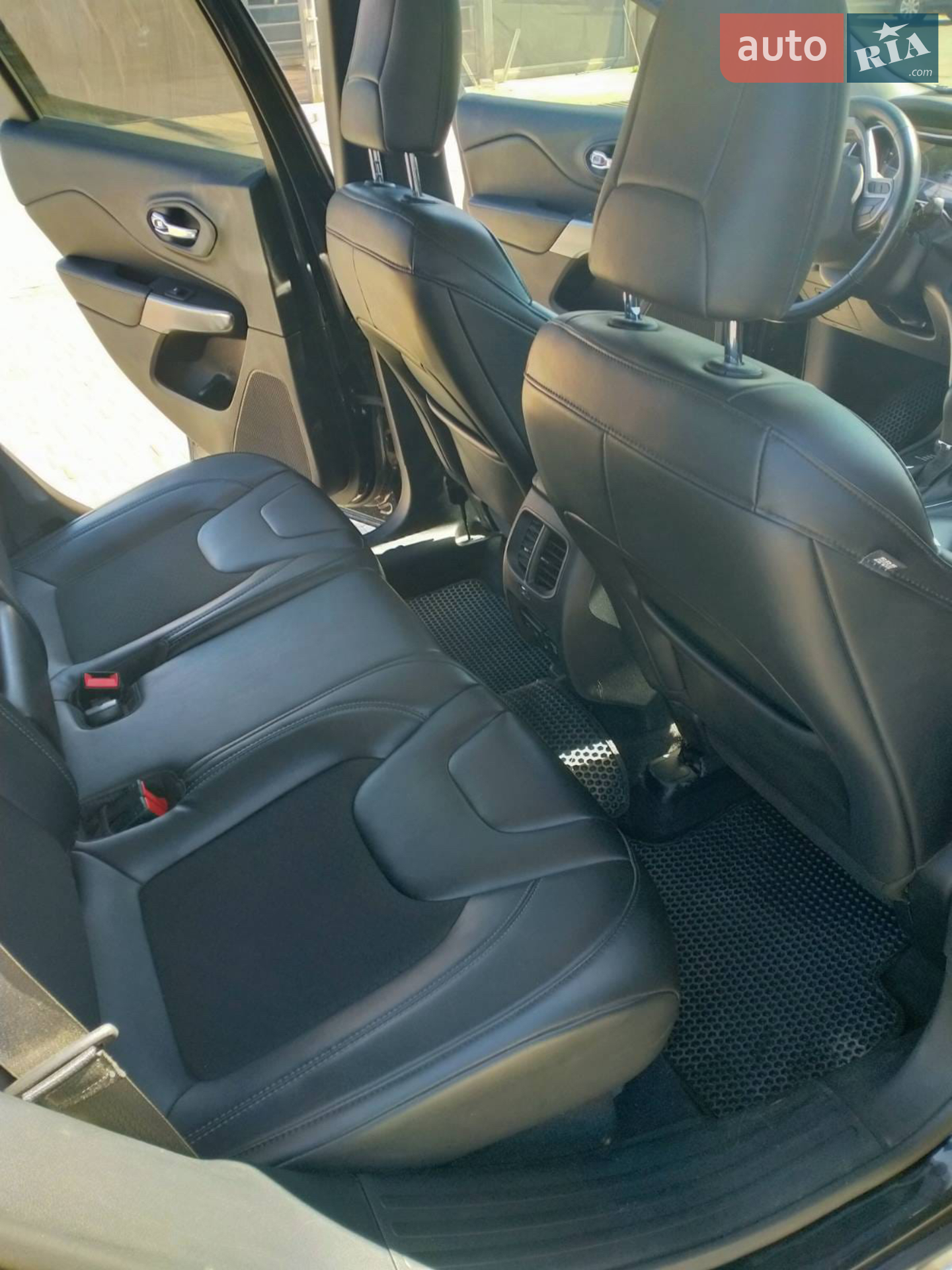 2019 Jeep Cherokee - мініатюра 17