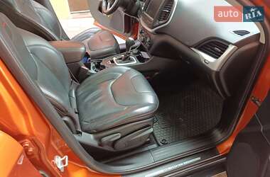 Внедорожник / Кроссовер Jeep Cherokee 2015 в 