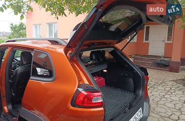 Внедорожник / Кроссовер Jeep Cherokee 2015 в 