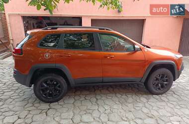 Внедорожник / Кроссовер Jeep Cherokee 2015 в 