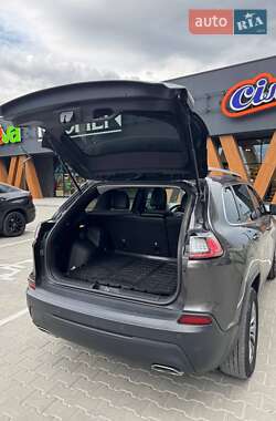 Внедорожник / Кроссовер Jeep Cherokee 2019 в 