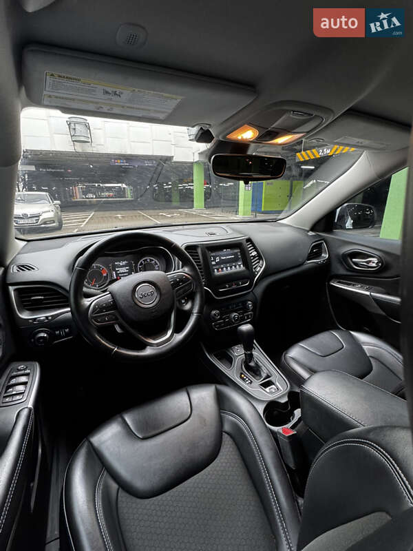 Внедорожник / Кроссовер Jeep Cherokee 2021 в Киеве