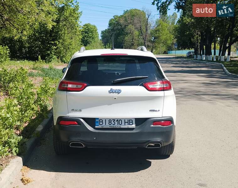 Внедорожник / Кроссовер Jeep Cherokee 2017 в Полтаве