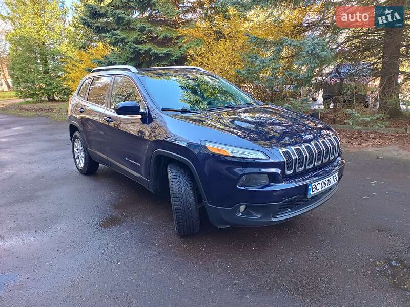 Внедорожник / Кроссовер Jeep Cherokee 2014 в 
