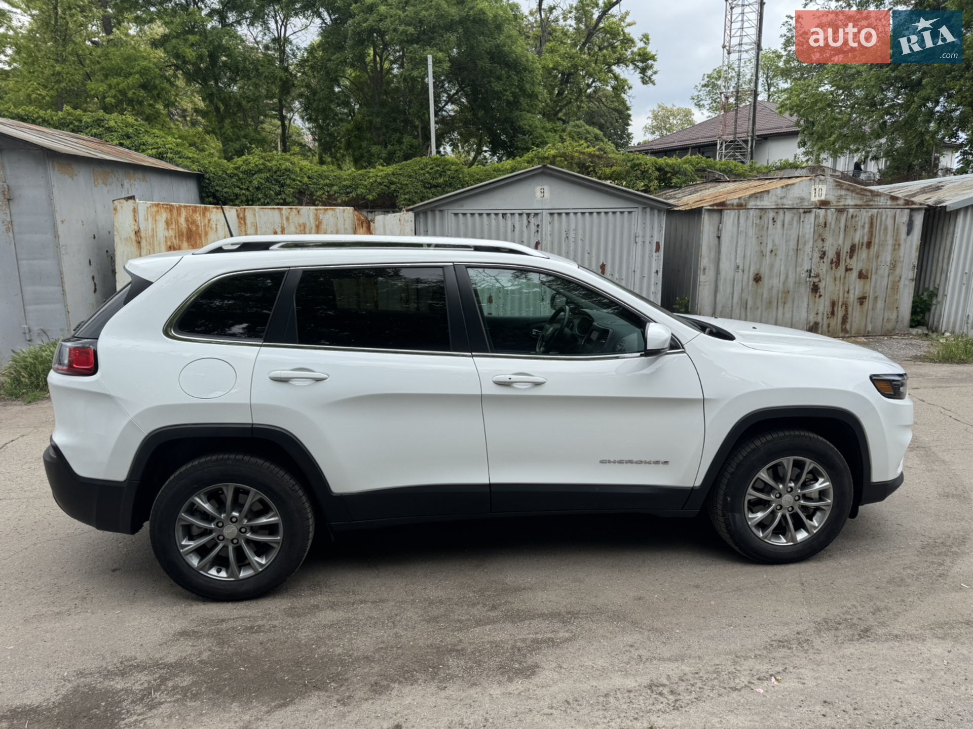 2020 Jeep Cherokee - мініатюра 14