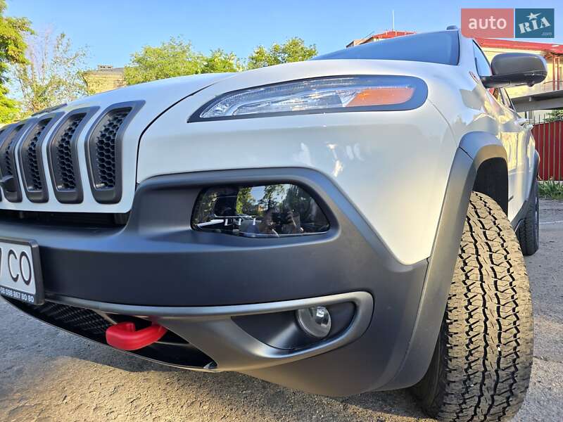 Позашляховик / Кросовер Jeep Cherokee 2017 в Запоріжжі фото 26 Позашляховик / Кросовер Jeep Cherokee 2017 в Запоріжжі