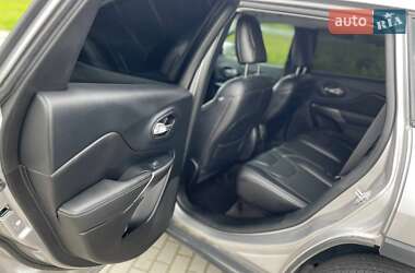 Внедорожник / Кроссовер Jeep Cherokee 2018 в 