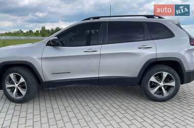 Внедорожник / Кроссовер Jeep Cherokee 2018 в 