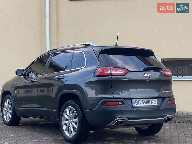 Внедорожник / Кроссовер Jeep Cherokee 2016 в Трускавце