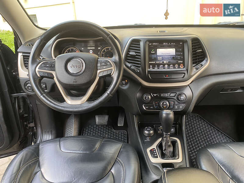 Внедорожник / Кроссовер Jeep Cherokee 2016 в Трускавце