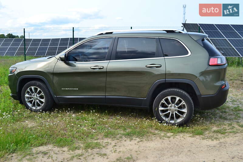 Внедорожник / Кроссовер Jeep Cherokee 2018 в Киеве