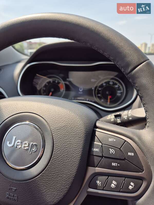Позашляховик / Кросовер Jeep Cherokee 2021 в Києві