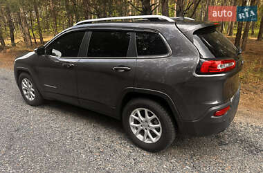 Позашляховик / Кросовер Jeep Cherokee 2016 в 