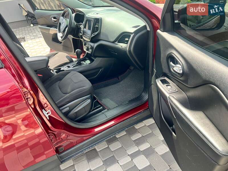 Внедорожник / Кроссовер Jeep Cherokee 2020 в Чернигове