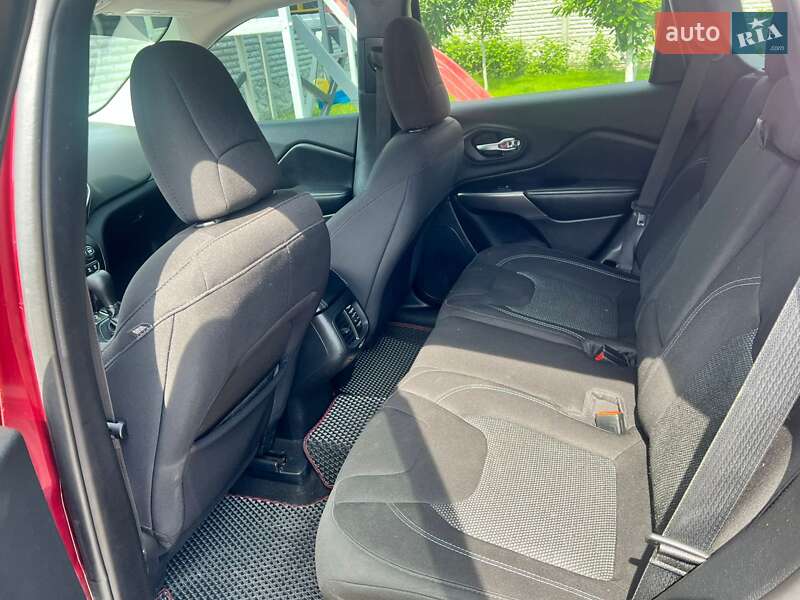 Внедорожник / Кроссовер Jeep Cherokee 2020 в Чернигове