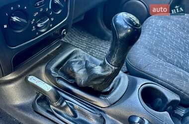 Внедорожник / Кроссовер Jeep Cherokee 2002 в 