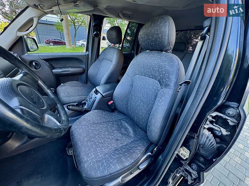 Внедорожник / Кроссовер Jeep Cherokee 2002 в Одессе
