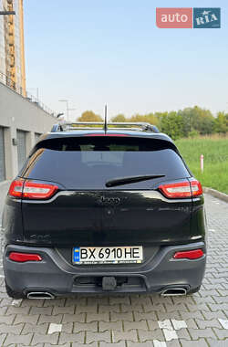 Внедорожник / Кроссовер Jeep Cherokee 2015 в 
