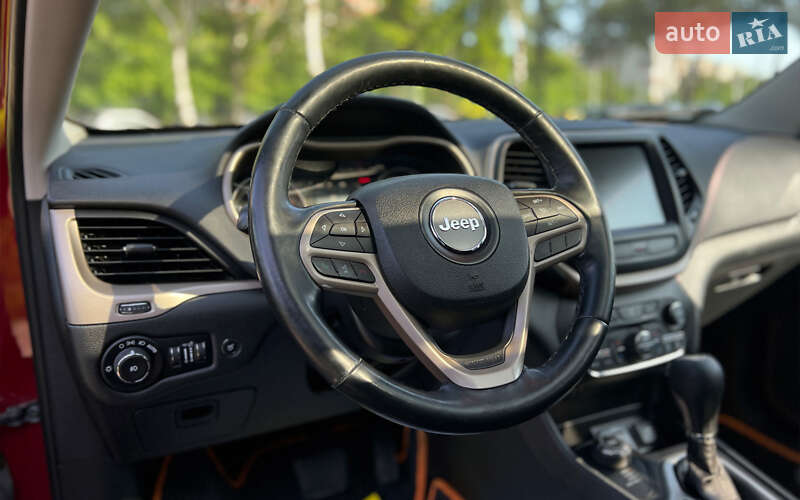 Внедорожник / Кроссовер Jeep Cherokee 2016 в Львове