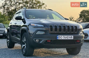 Внедорожник / Кроссовер Jeep Cherokee 2015 в 