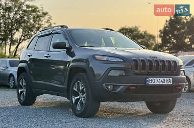 Внедорожник / Кроссовер Jeep Cherokee 2015 в 