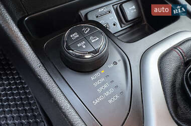 Внедорожник / Кроссовер Jeep Cherokee 2015 в 