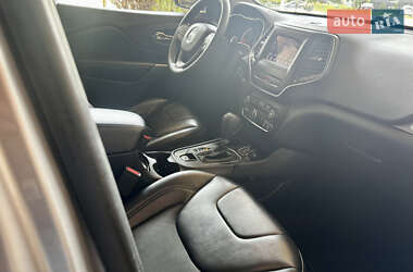 Внедорожник / Кроссовер Jeep Cherokee 2020 в 