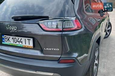 Позашляховик / Кросовер Jeep Cherokee 2019 в 