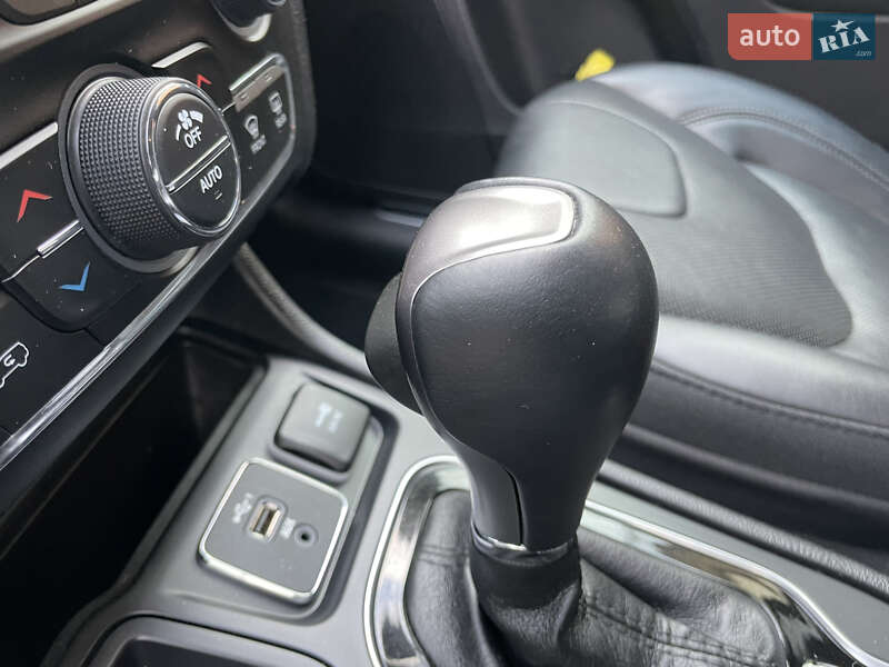 Позашляховик / Кросовер Jeep Cherokee 2019 в Рівному