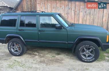 Внедорожник / Кроссовер Jeep Cherokee 2000 в 