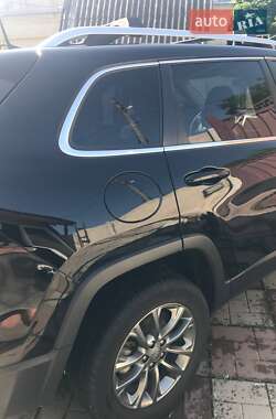 Внедорожник / Кроссовер Jeep Cherokee 2018 в 