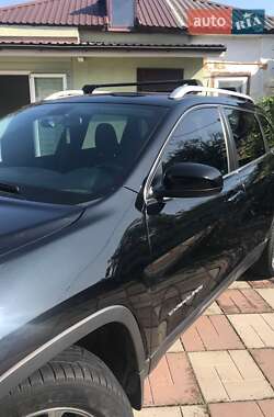 Внедорожник / Кроссовер Jeep Cherokee 2018 в 