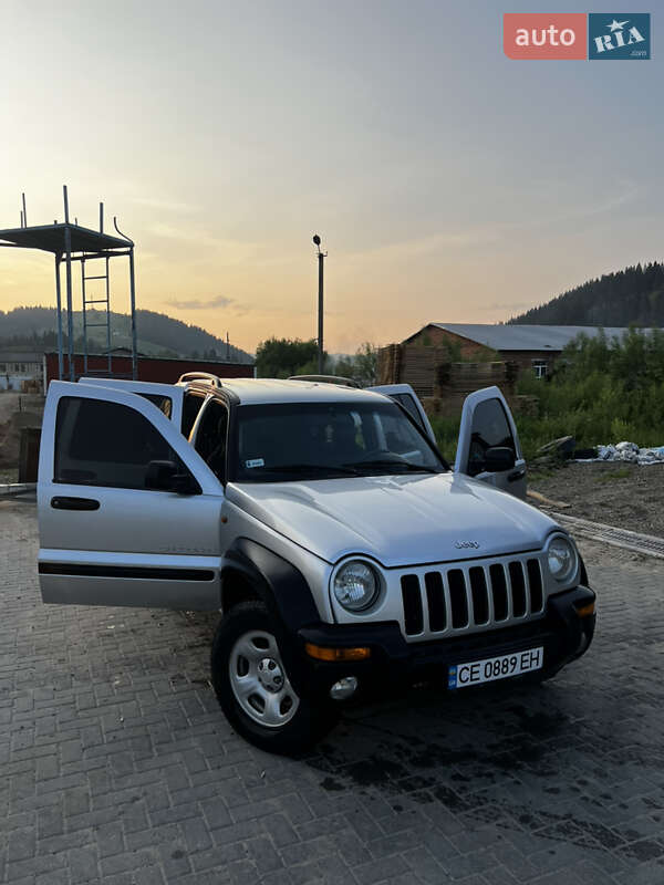 Позашляховик / Кросовер Jeep Cherokee 2004 в Путилі