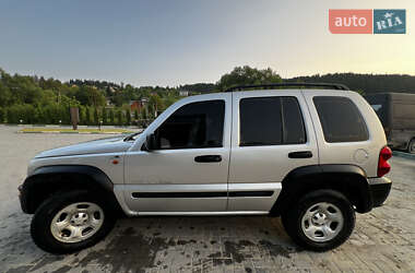 Внедорожник / Кроссовер Jeep Cherokee 2004 в 