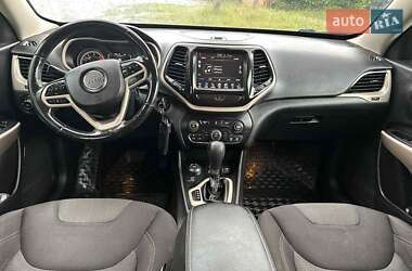 Позашляховик / Кросовер Jeep Cherokee 2017 в 