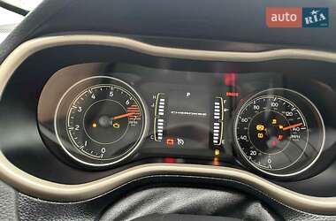 Позашляховик / Кросовер Jeep Cherokee 2017 в 