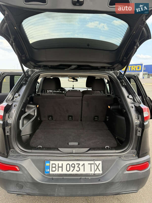 Позашляховик / Кросовер Jeep Cherokee 2016 в Одесі