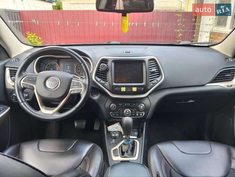 Внедорожник / Кроссовер Jeep Cherokee 2017 в Барышевке