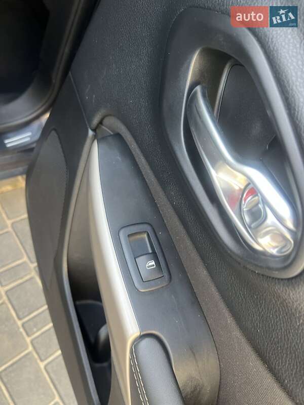 Внедорожник / Кроссовер Jeep Cherokee 2017 в Барышевке