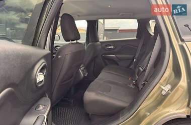 Внедорожник / Кроссовер Jeep Cherokee 2020 в 
