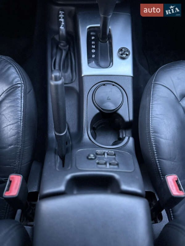 Внедорожник / Кроссовер Jeep Cherokee 2004 в Житомире