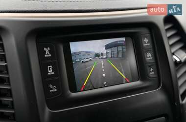 Внедорожник / Кроссовер Jeep Cherokee 2015 в 