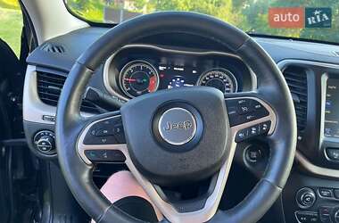 Внедорожник / Кроссовер Jeep Cherokee 2015 в 